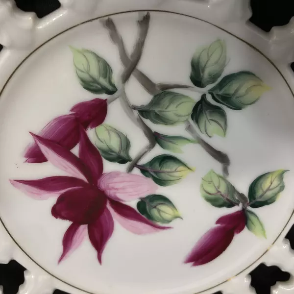 Hand Painted Norcrest China Floral Reticulated Rim 8 Inch Plate NW 4/3818 