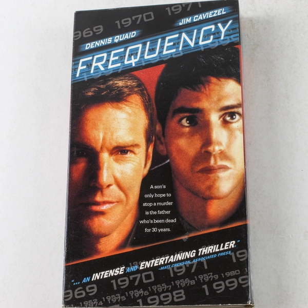 Frequency VHS 2000 New Line Home Entertainment Dennis Quaid Jim Caviezel