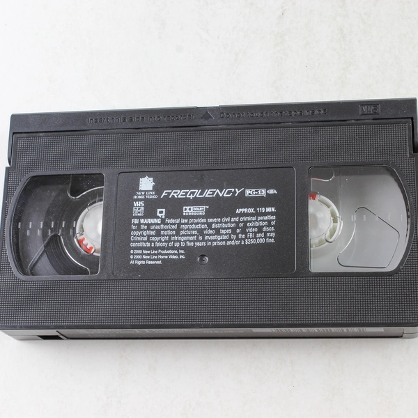 Frequency VHS 2000 New Line Home Entertainment Dennis Quaid Jim Caviezel