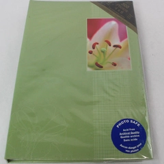 UR1 International Green Photo Album 300 Photo Capacity for 4" x 6" Pictures