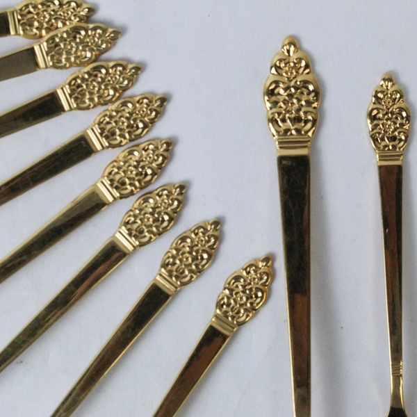Oneida Craft Deluxe 8 Spoons Serving Spoon Butter Knife GoldTone Stainless Set