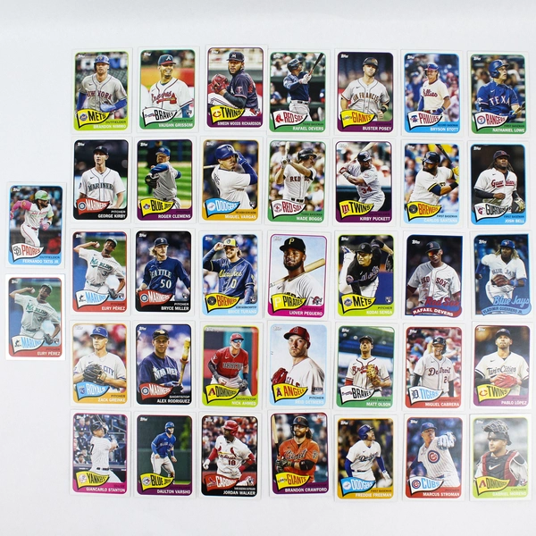 Lot of 37 2023 Topps Fan Favorites Starter Cards