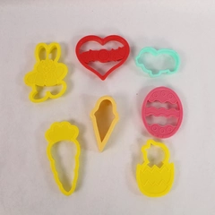 Lot of 7 Vintage Wilton Plastic Cookie Cutters Easter Eggs Bunny Chicks