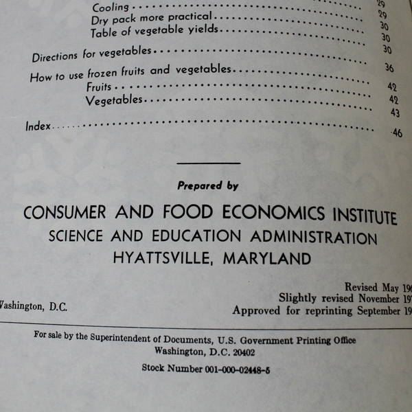 Vintage Booklet Home Freezing of Fruits and Vegetables 1976 Bulletin No10