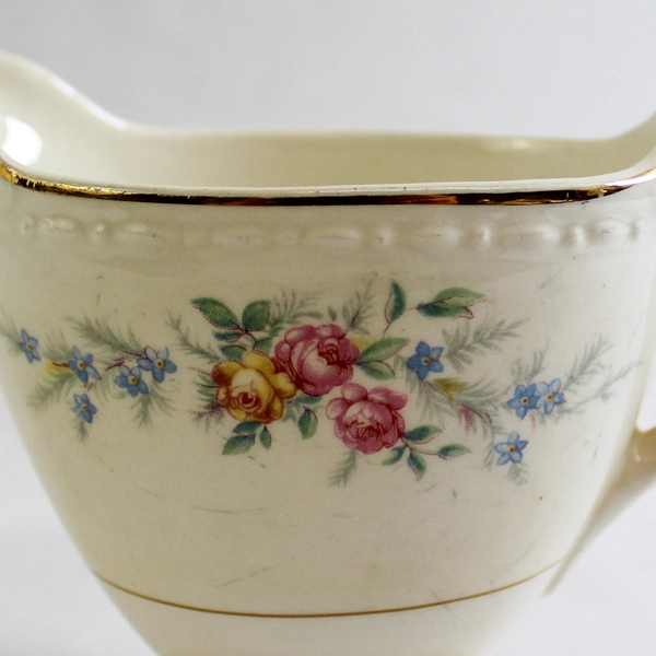 Vintage Homer Laughlin Creamer Georgian Eggshell Rose Gold Trim 4" Tall