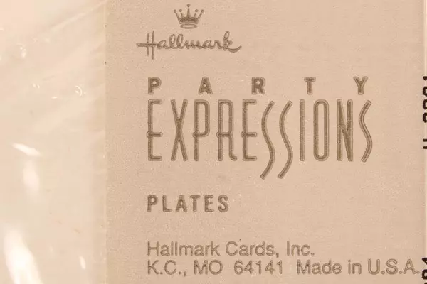 Vintage Hallmark Paper Plates Lot of Big & Small Tulips Sealed New