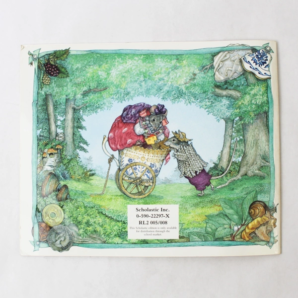 Town Mouse Country Mouse by Jan Brett Scholastic Inc 1995 Paperback