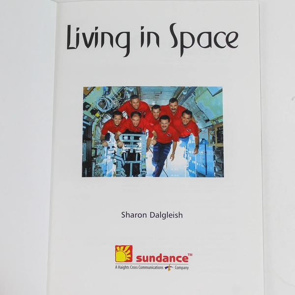 Living In Space by Sharon Dalgleish 2003 Sundance PB Book Good Condition