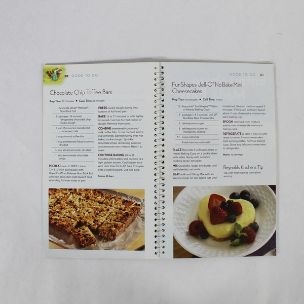 Reynold's Cooking With Foil 2008 Publications International Spiral Bound PB