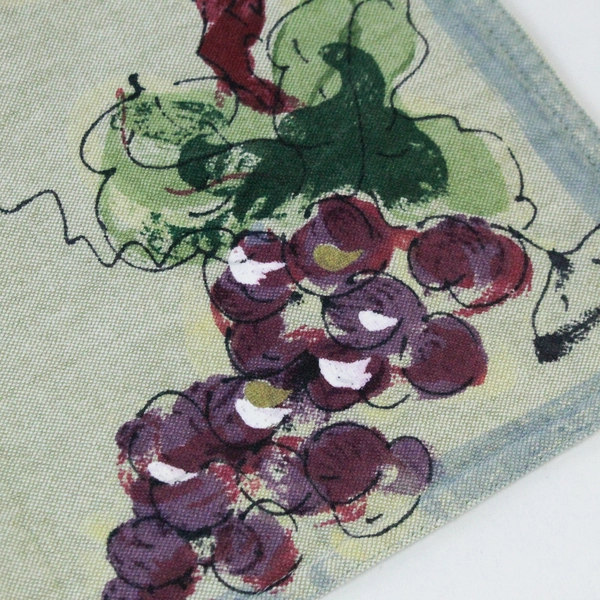 Lot of 2 Small Unbranded Placemats Vino Grapes Wine Green Blue Trim Dining Decor