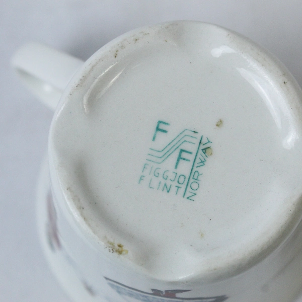 Figgjo Flint Norway Hardanger Folk Dancers Small Coffee Tea Cup Mug