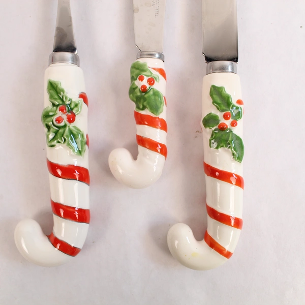 Vintage Holiday Knife Spreader Slicer Set with Ceramic Handles Gift Boxed