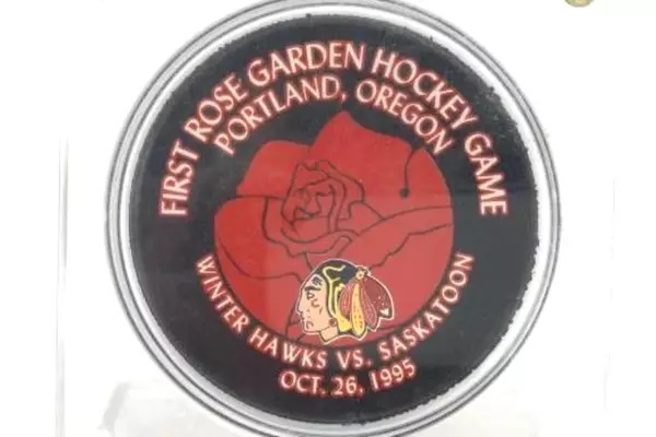WHL Portland Winter Hawks VS Saskatoon Hockey Puck Canada Sealed Case 1995
