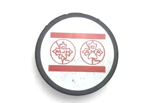 WHL 1986 Memorial Cup Hockey Puck Souvenir Canada Molson Cooper