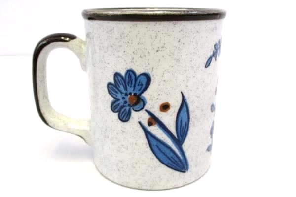 Set of 2 Coffee Mugs Brown Trim Blue Specked with Blue Wildflowers