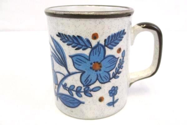 Set of 2 Coffee Mugs Brown Trim Blue Specked with Blue Wildflowers