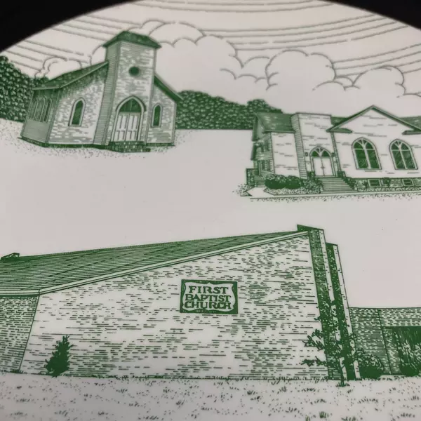 World Wide Art Studios Collector Plate First Baptist Church Lyons Kansas 