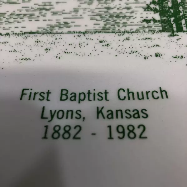 World Wide Art Studios Collector Plate First Baptist Church Lyons Kansas 