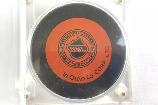 Jason Wiemer NHL Tampa Bay Lightning Hockey Puck and Premier Sports Card