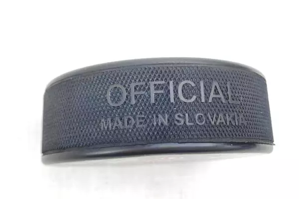 Blake Heinrich Number 16 2015 Signed NHL Washington Capitals Hockey Puck in Case