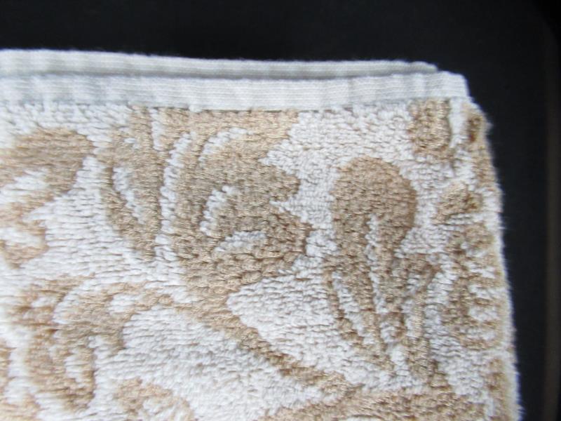 Lot of 2 Home Spa Tan Cream and White Floral Bath Towels Bathroom Linens Cotton
