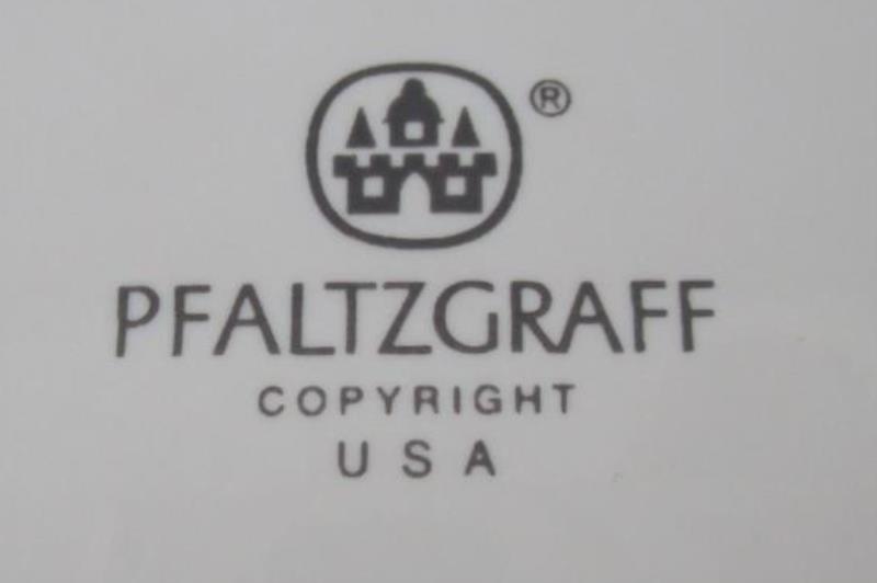 Vintage Pfaltzgraff Hopscotch 10.5 in Dinner Plate Peach Country Made in USA