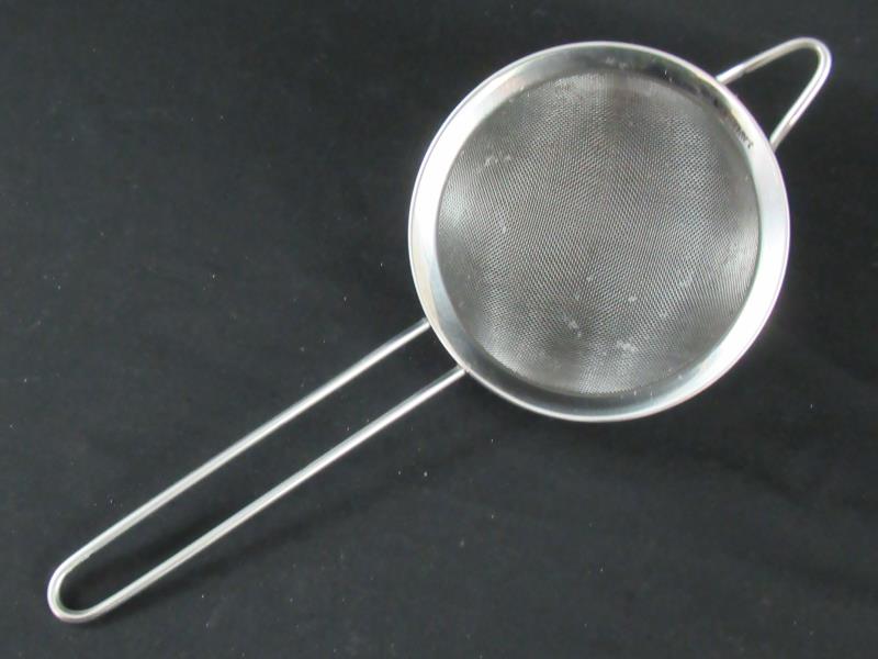 Lot 2 Cuisinart Chrome Fine Wire Mesh Strainer Sifters With Handles Small Large