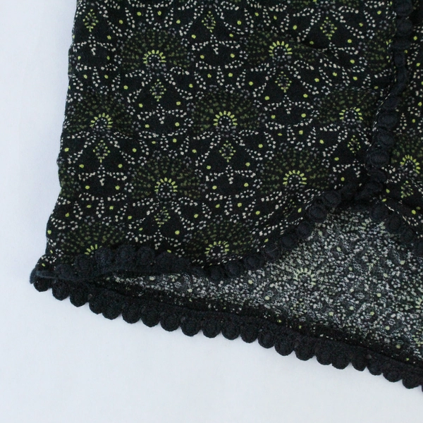 Ecote Women's Size L Summer Shorts Black Green Floral Edge Tasseled Accents