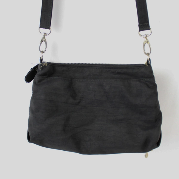 Baggallini Women's Black Crossbody Bag Adjustable Strap Zipper Pockets