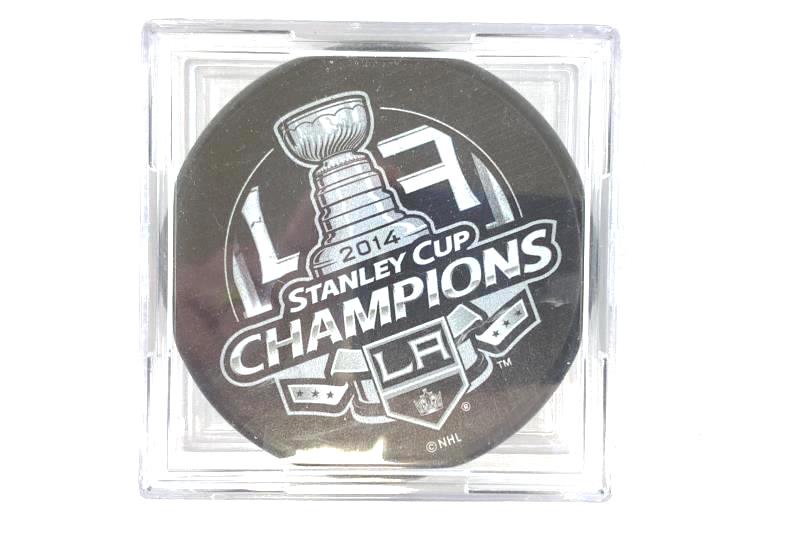 NHL LA Kings 2014 Stanley Cup Champions Official In Glas Co Puck In Case