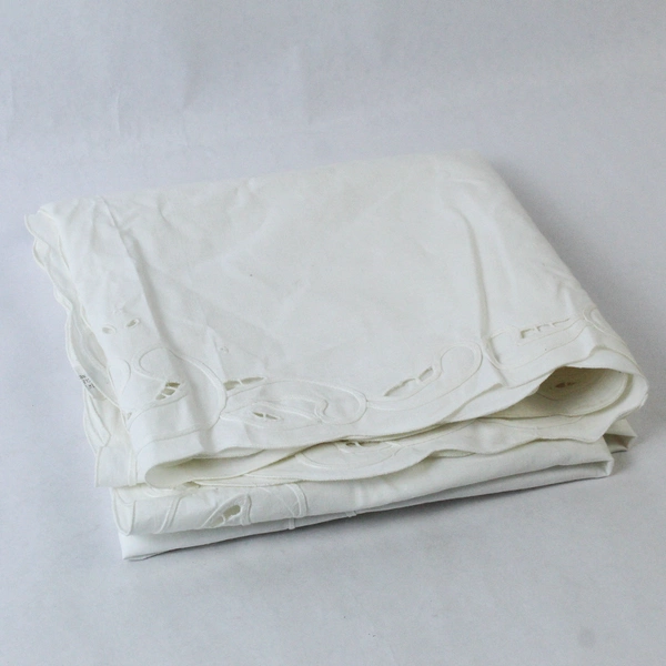 Vintage Keeco Floral Embroidered Tablecloth White Dining Home Decor