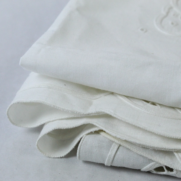Vintage Keeco Floral Embroidered Tablecloth White Dining Home Decor