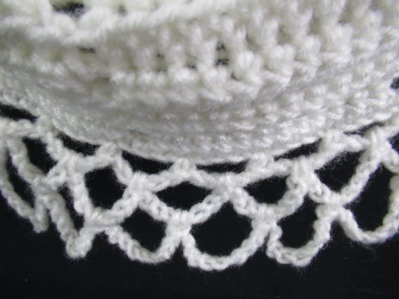 Vintage Handmade Knit Crochet Sleeveless White Cardigan Women's XL Scalloped