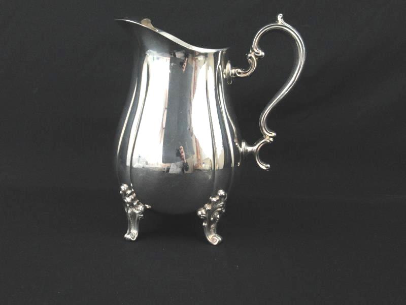 Vintage Gorham Silver Plate Baronial Heritage Water Pitcher With Ice Lip YH342