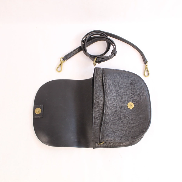 Melrose & Market Crossbody Purse Leather Adjustable Strap Black Magnet Closure