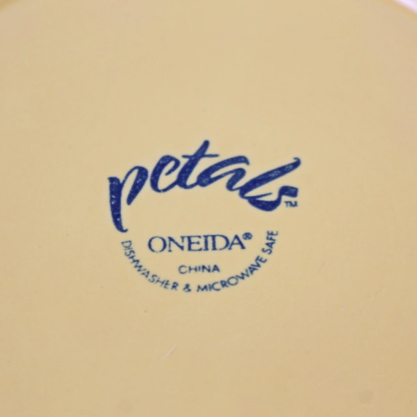 2 PC Set Oneida Petals Marigold Yellow Ceramic Dinner Plates 11"