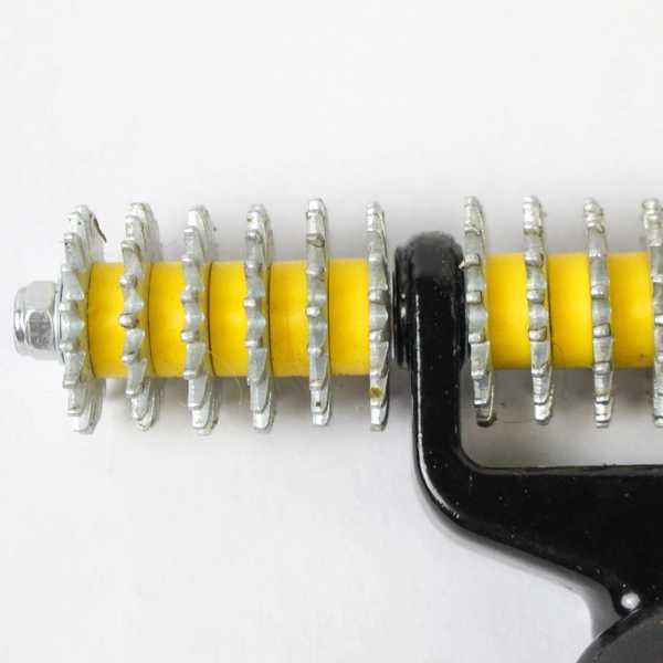 MD Carpet Seam Roller Hand Held 19 Teeth 7 Inches