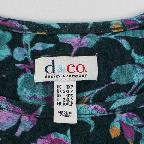 D&Co Floral Women's Top Size 1X Good Pre-Owned Condition Cute Design