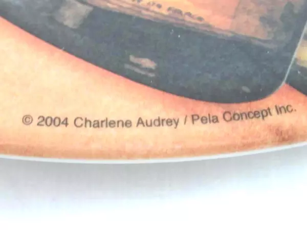 2004 Home Collection Charlene Audrey Vineyard Ceramic Platter 11in Wine Grapes