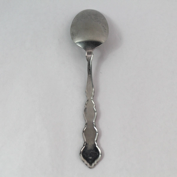 Oneida HH Distinction Deluxe Serving Spoon Stainless Valerie Pattern 8.5"
