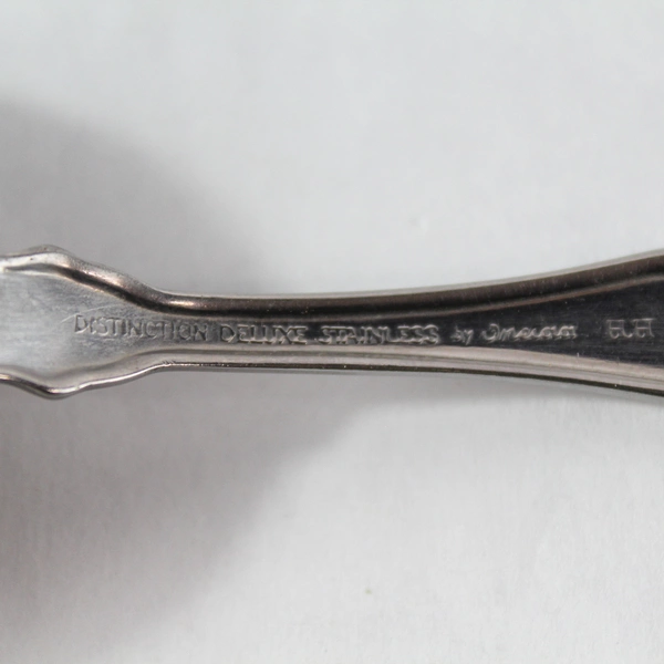 Oneida HH Distinction Deluxe Serving Spoon Stainless Valerie Pattern 8.5"