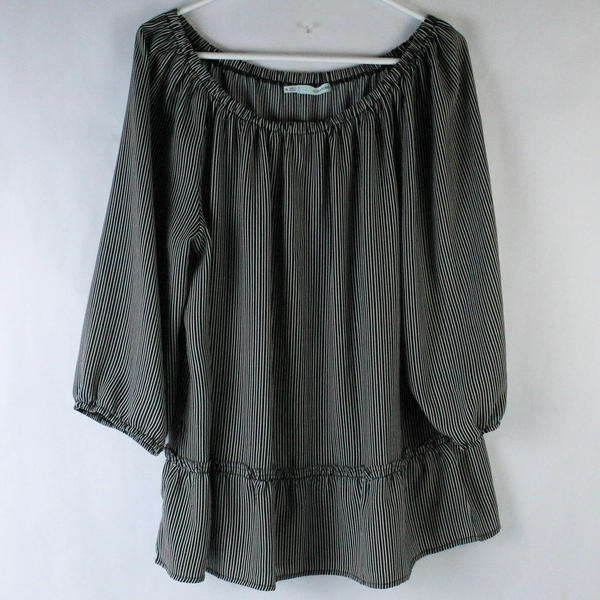 Maurices Shirt Top Blouse Women's XL Black White Short Puff Sleeves