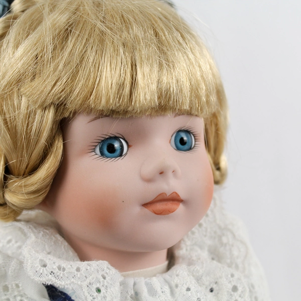 Vintage 1989 Seymour Mann Limited Edition Porcelain Collector Doll Gretel 14"
