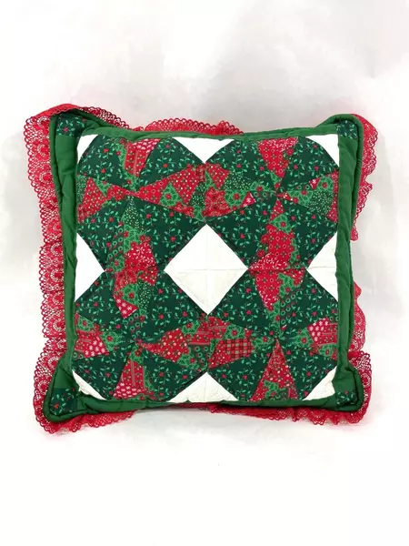 Handmade Christmas Throw Pillow Red Green Floral Quilt Holly Berries 14"