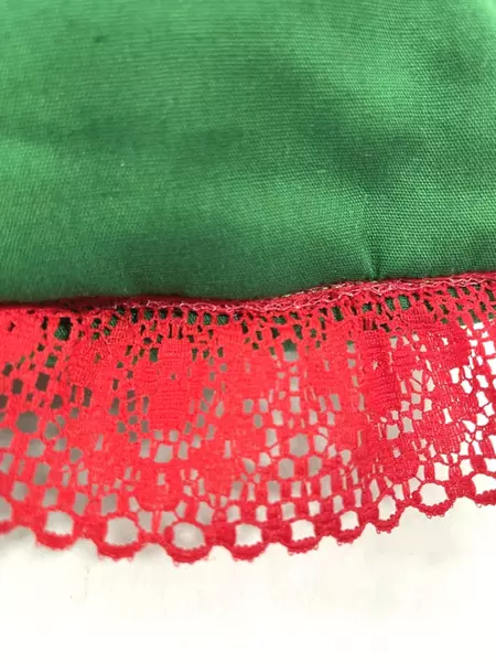Handmade Christmas Throw Pillow Red Green Floral Quilt Holly Berries 14"