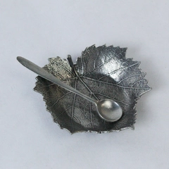 2005 Clay Co. Pewter Grape Leaf Salt Dish with Spoon Good Condition