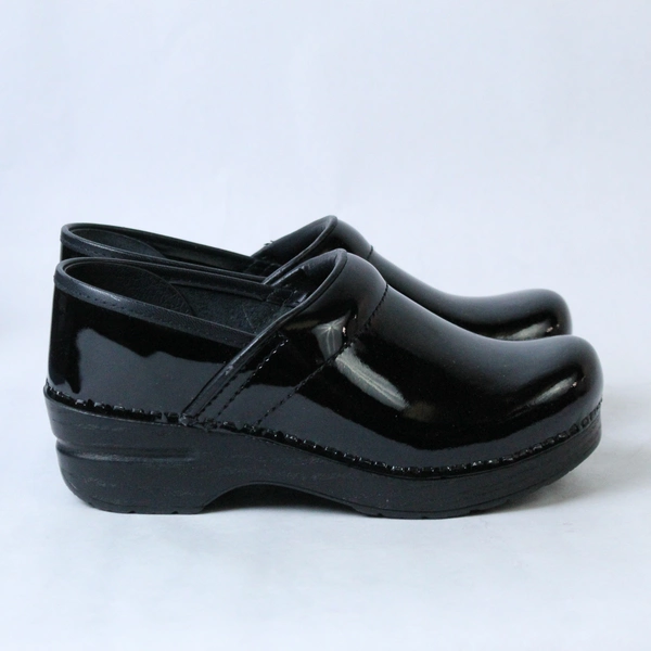Dansko Professional Patent Leather Black Shoes Women's Size EU35 Slip On