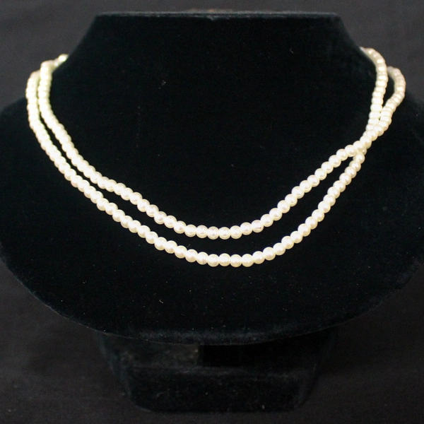 Lot of 2 Women's White Faux Pearl Beaded Layering Necklaces Good Condition