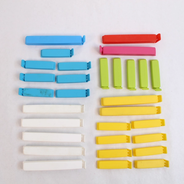 Lot of 30 Assorted Plastic Food Bag Storage Clips Green Blue Yellow White