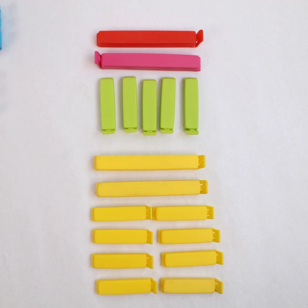 Lot of 30 Assorted Plastic Food Bag Storage Clips Green Blue Yellow White